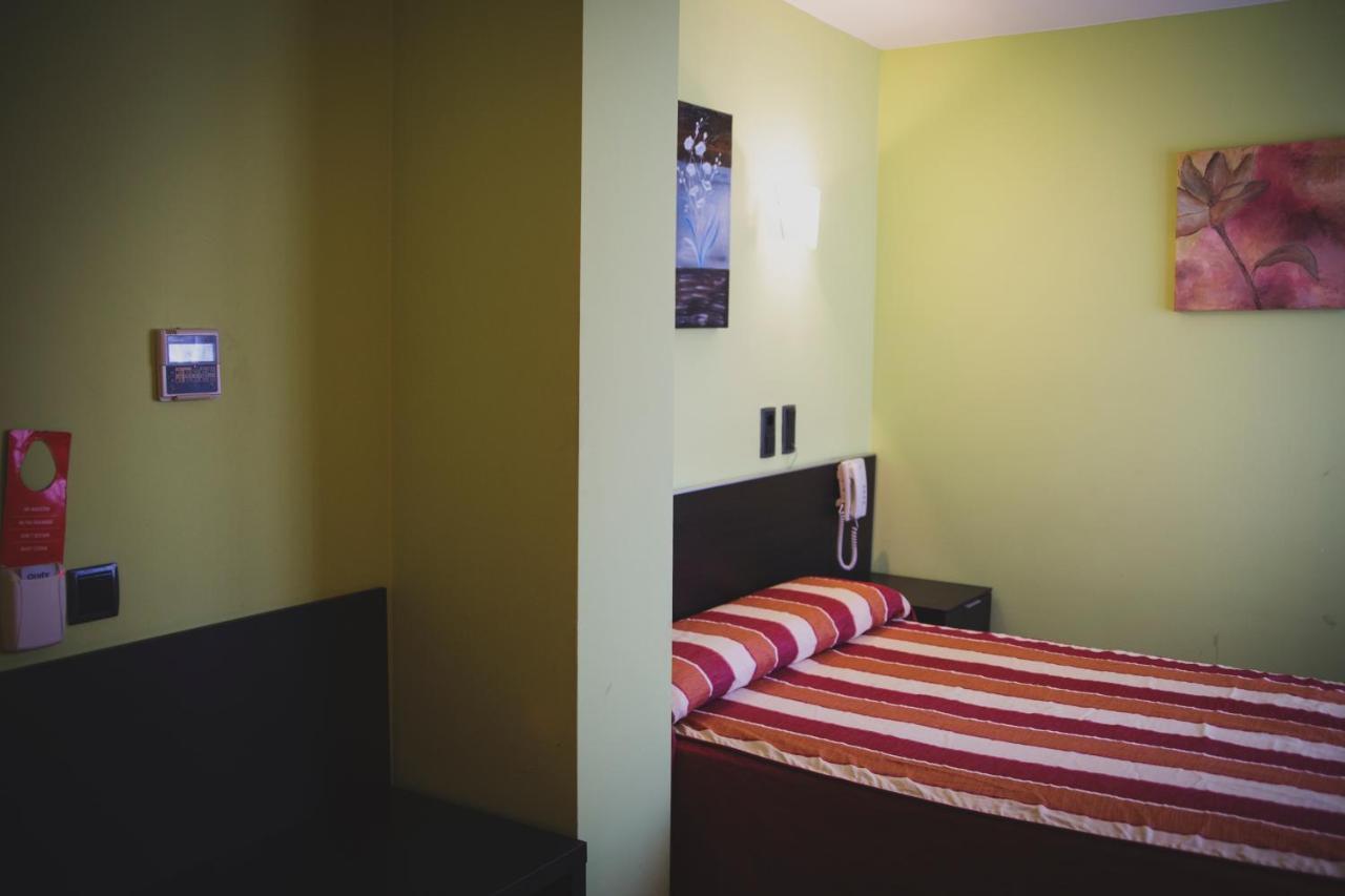 La Almunia de Doña Godina Hotel La Bodega מראה חיצוני תמונה