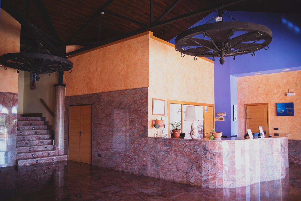 La Almunia de Doña Godina Hotel La Bodega מראה חיצוני תמונה
