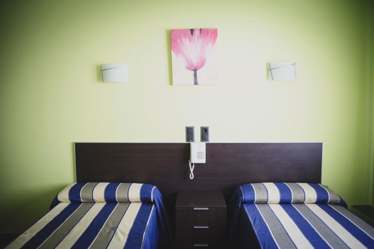 La Almunia de Doña Godina Hotel La Bodega מראה חיצוני תמונה