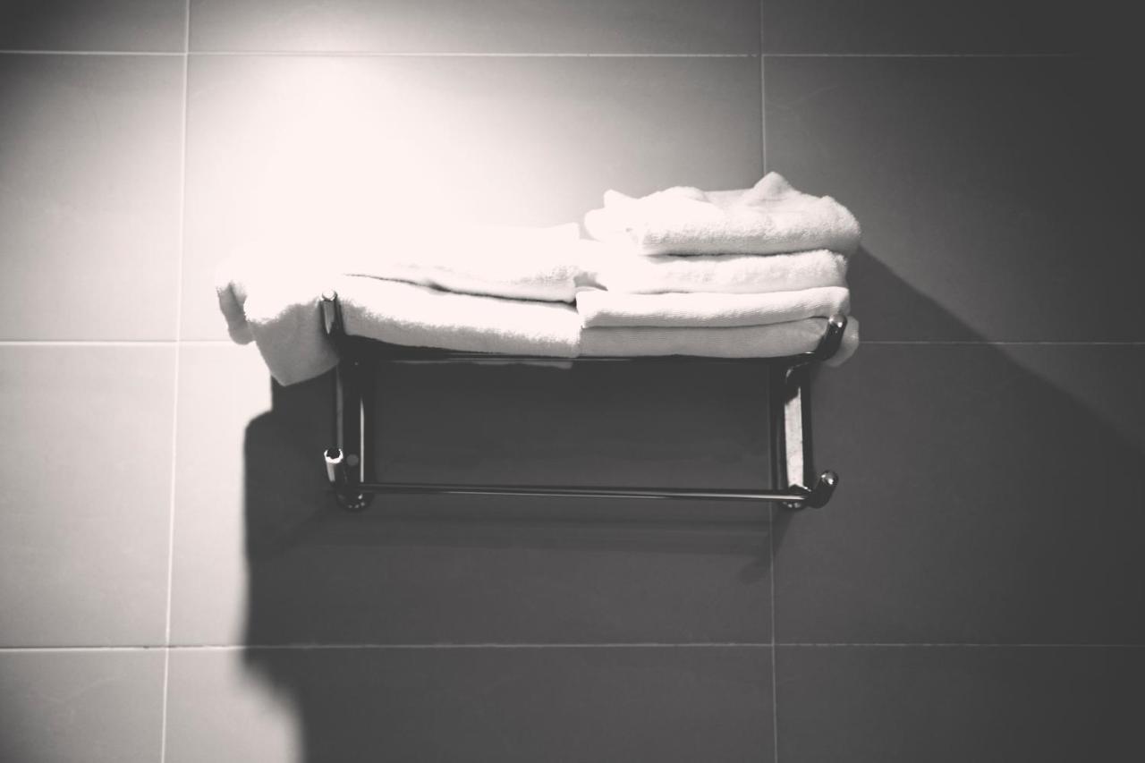 La Almunia de Doña Godina Hotel La Bodega מראה חיצוני תמונה