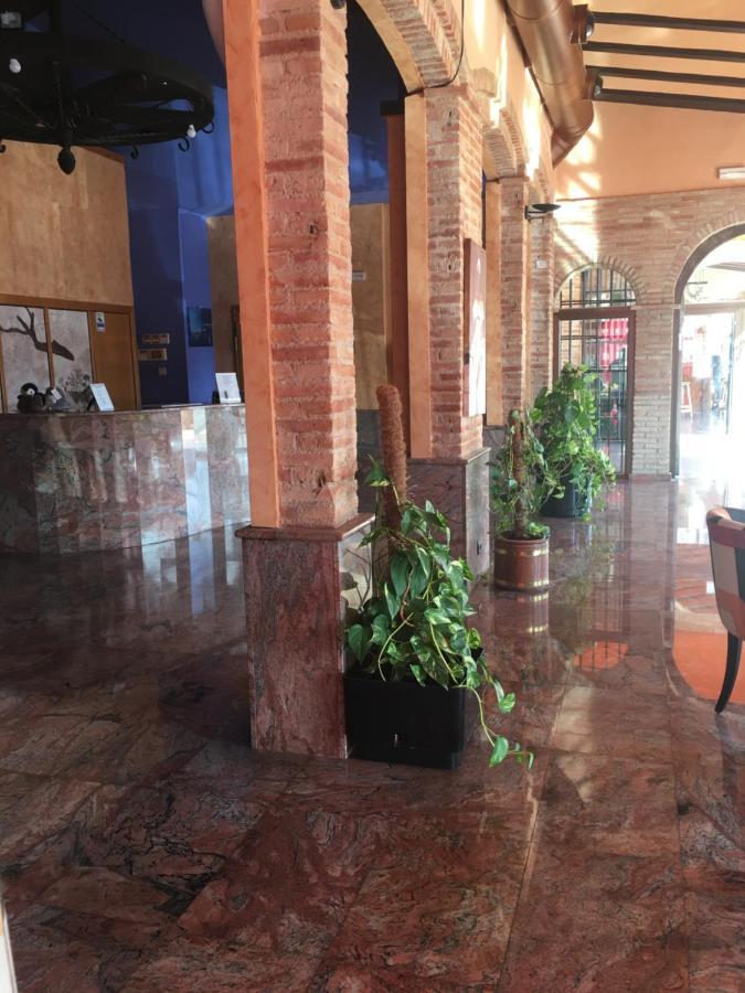 La Almunia de Doña Godina Hotel La Bodega מראה חיצוני תמונה