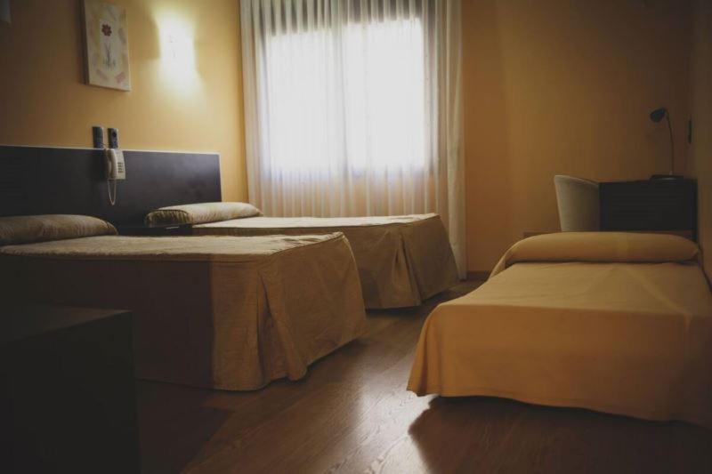 La Almunia de Doña Godina Hotel La Bodega מראה חיצוני תמונה