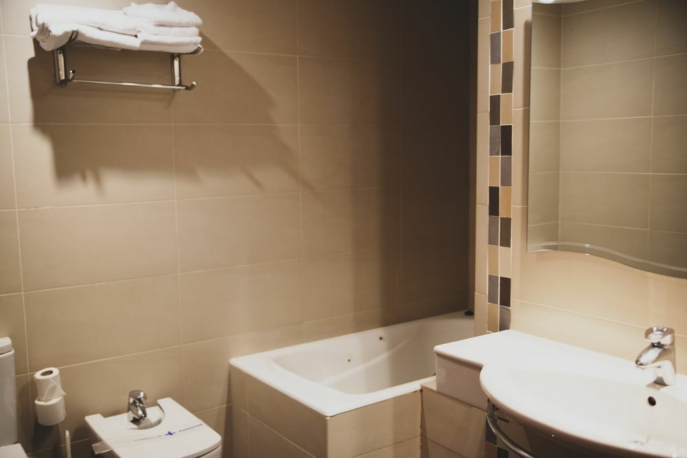 La Almunia de Doña Godina Hotel La Bodega מראה חיצוני תמונה