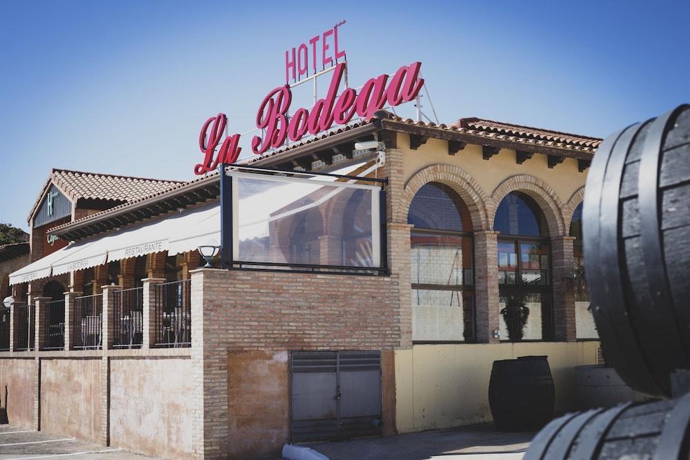 La Almunia de Doña Godina Hotel La Bodega מראה חיצוני תמונה
